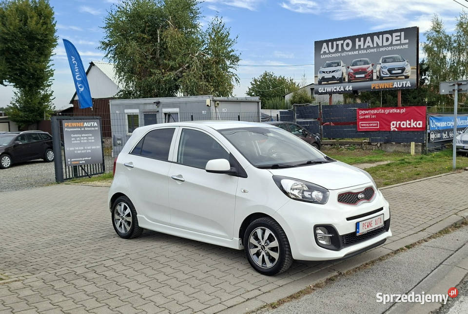 Toyota Yaris Nowe 4 oponyOryginalny lakierBogata Yaris Przyszowice