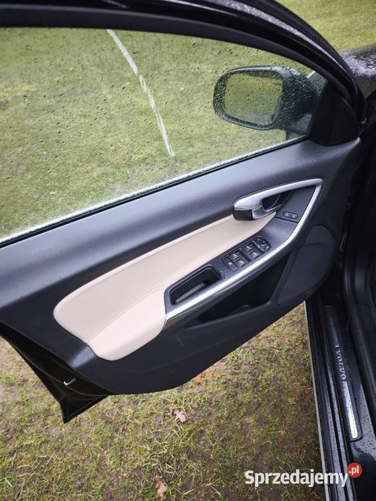 Sprzedam samochód marki Volvo V60 2011 r diesel Kombi pomorskie Zagórzyca