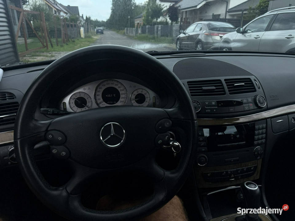 Mercedes E 200 zadbana 100 oryginalny przebieg światła do jazdy dziennej Poznań sprzedam