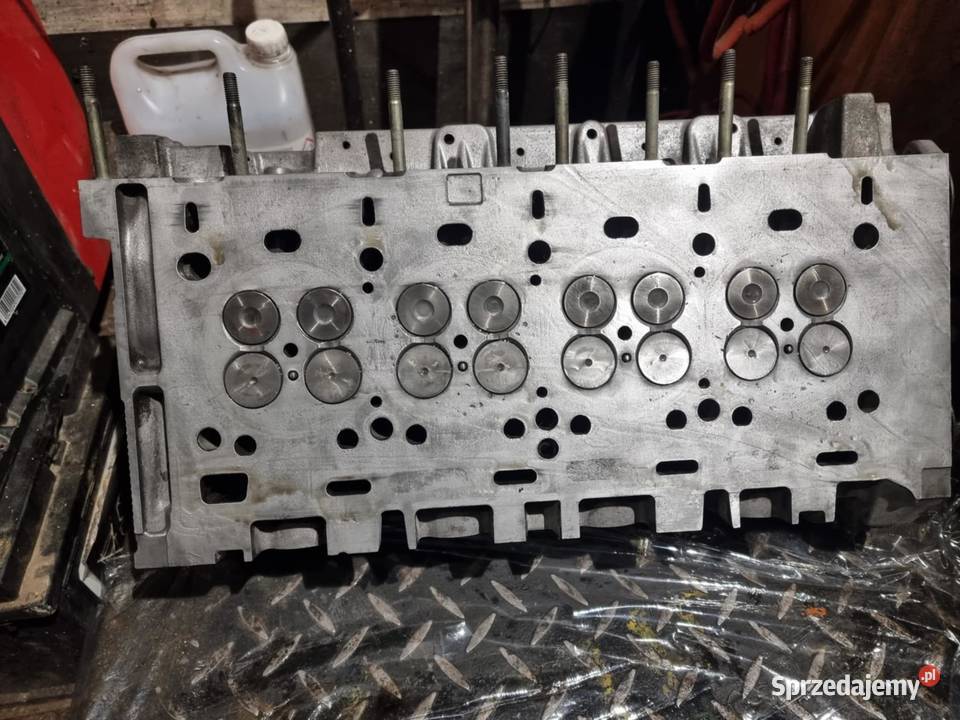 głowica kompletna z wałkami zaworami 25 Renault
