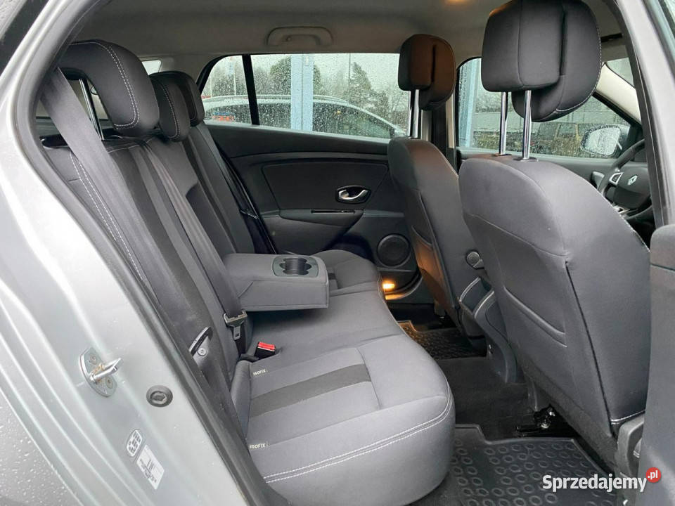 Renault Megane benzynka cz deszczu zmierzchu PDC autoalarm