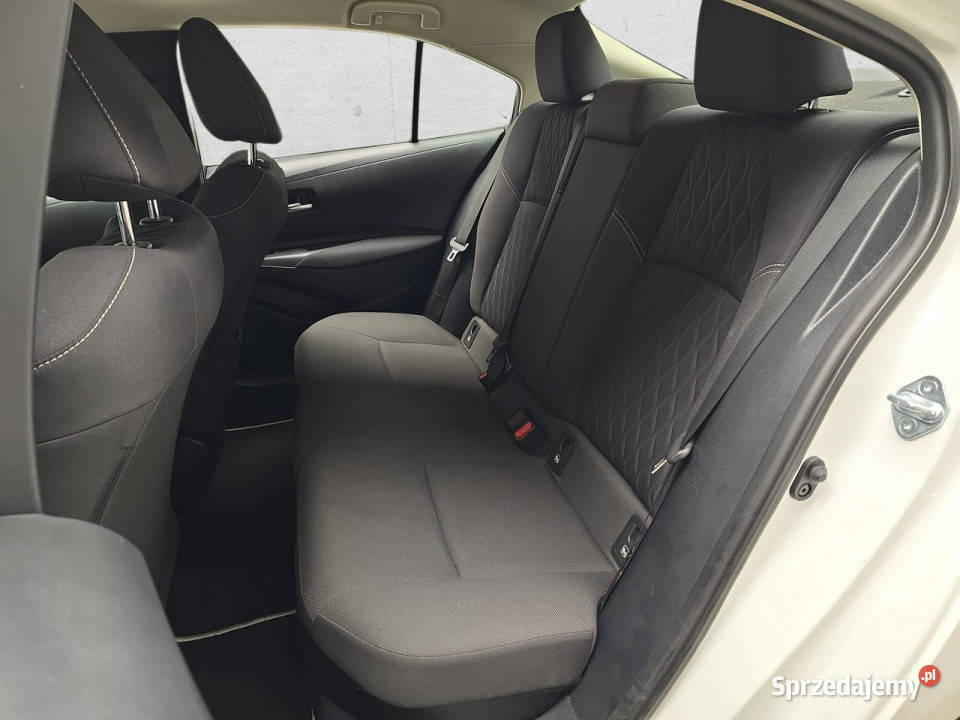 Toyota Corolla E21 2019 hybryda Komorniki