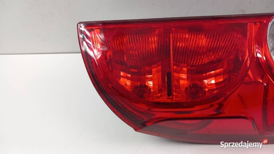 FIAT DOBLO II LAMPA TYŁ PRAWA osobowe