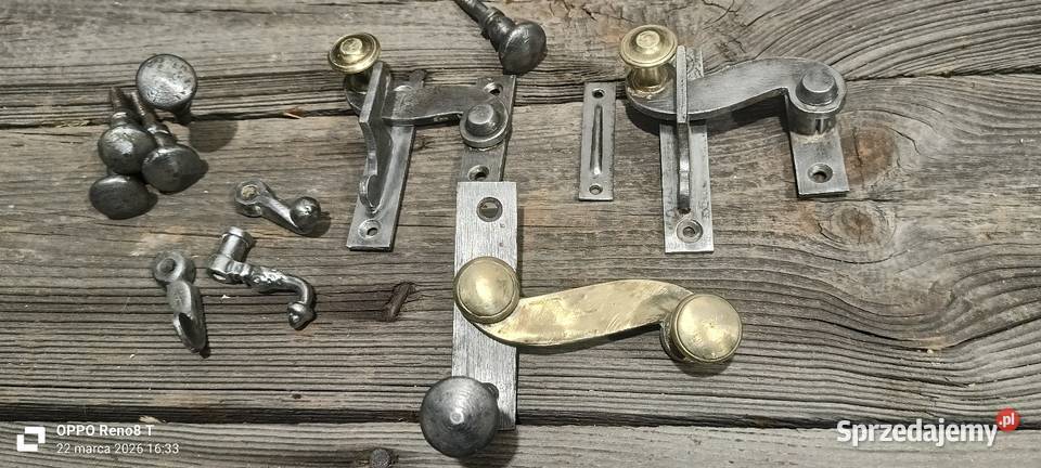 Stare okucia okienne Zabytkowa klamka okienna Sosnowiec