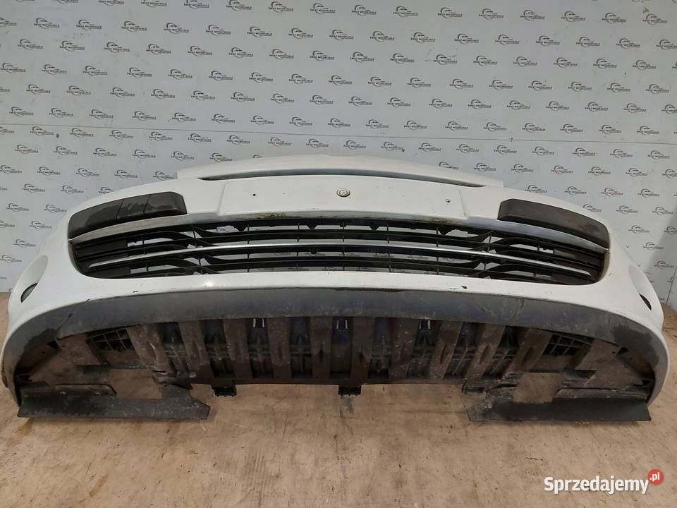 RENAULT MEGANE III 10r Zderzak przód przedni osobowe świętokrzyskie