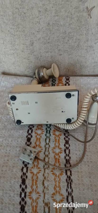 Telefon stacjonarny z czasów PRL Kraków