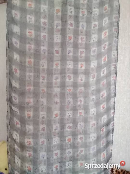 Szaliczek damski szary z motywem kwiatowym