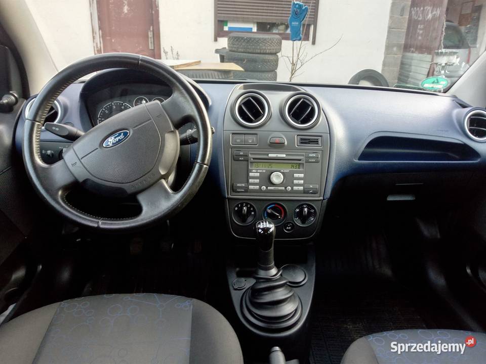 Sprzedam Forda Fiestę nieuszkodzony Ford Aleksandria