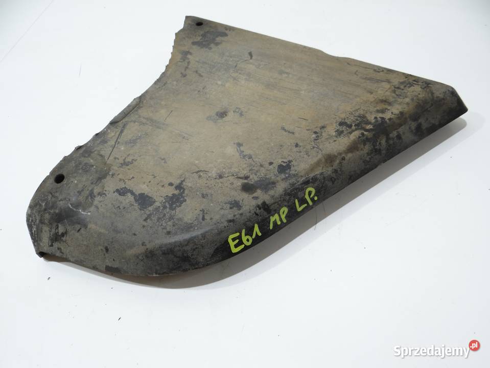 TRÓJKĄT OSŁONA NADKOLA LEWY PRZÓD BMW E60 E61 M osobowe Strzyżewice