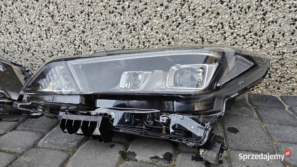 NISSAN LEAF II ZE1 LAMPY PRZÓD FULL LED LEWA osobowe Szarów sprzedam