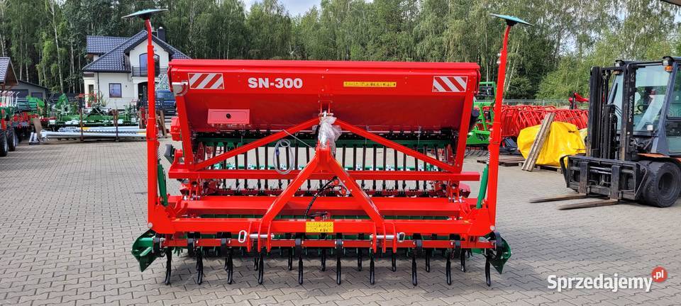 Zestaw nabudowany uprawowosiewny AgroMasz Agromasz Zdany