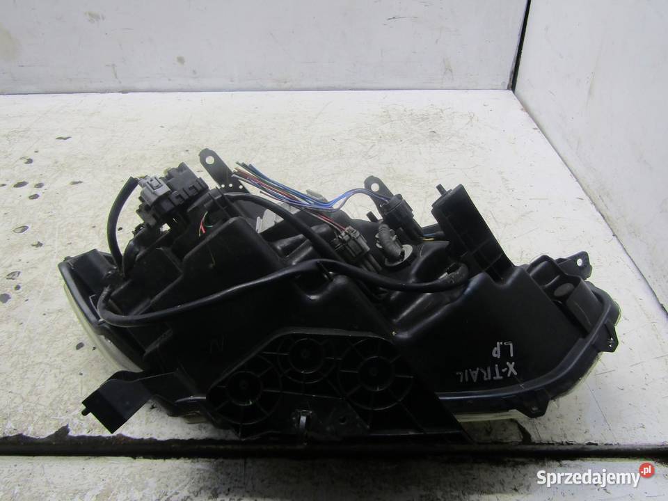 LAMPA PRZEDNIA LEWY PRZÓD NISSAN XTRAIL T32