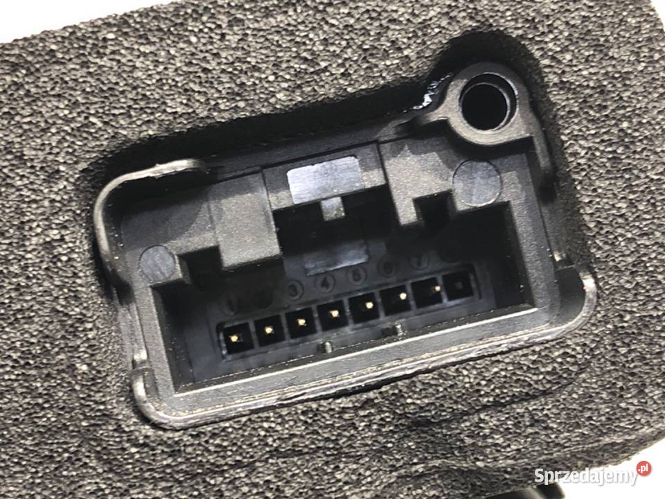 ZAMEK DRZWI PRAWY TYŁ SKODA OCTAVIA IV Hatchback osobowe