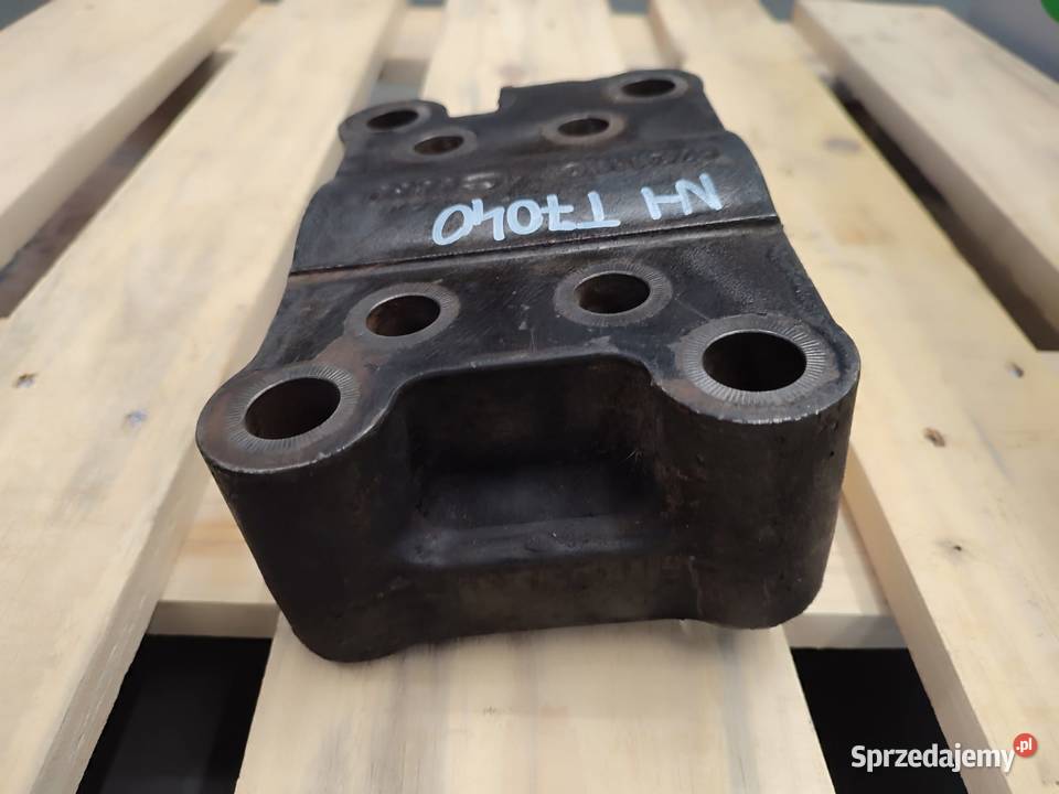 Wspornik przedniej osi Holland 8160 Wilkowo sprzedam