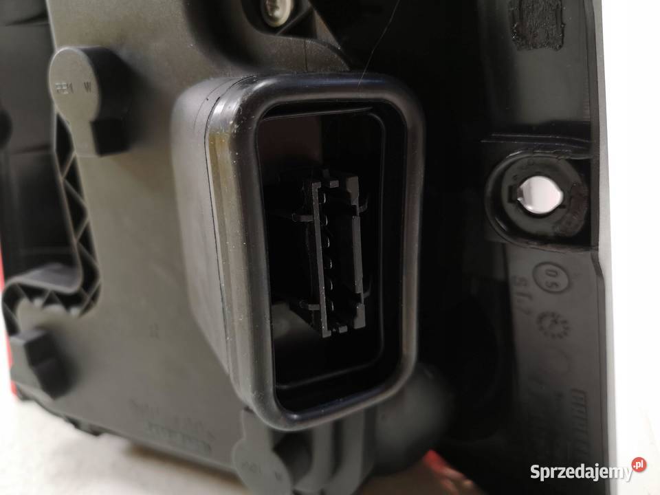 LAMPA PRAWY TYŁ BOSCH VOLKSWAGEN LUPO 9805