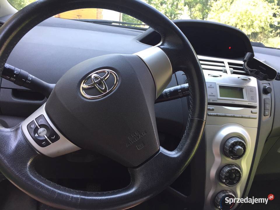 Toyota Yaris II benzyna poj 13 2007 155 000 Rok produkcji 2007 Warszawa
