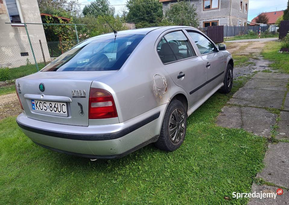 Skoda Octavia 16 benzyna Bobrek