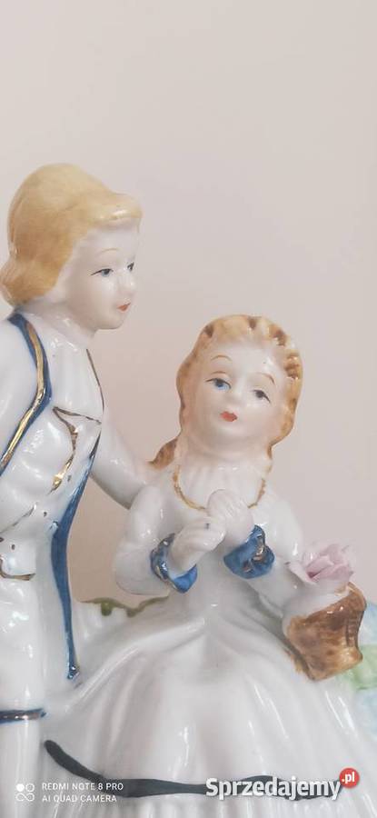 Figurka porcelanowa Pary Z koszyczkiem kwiatów Gdańsk