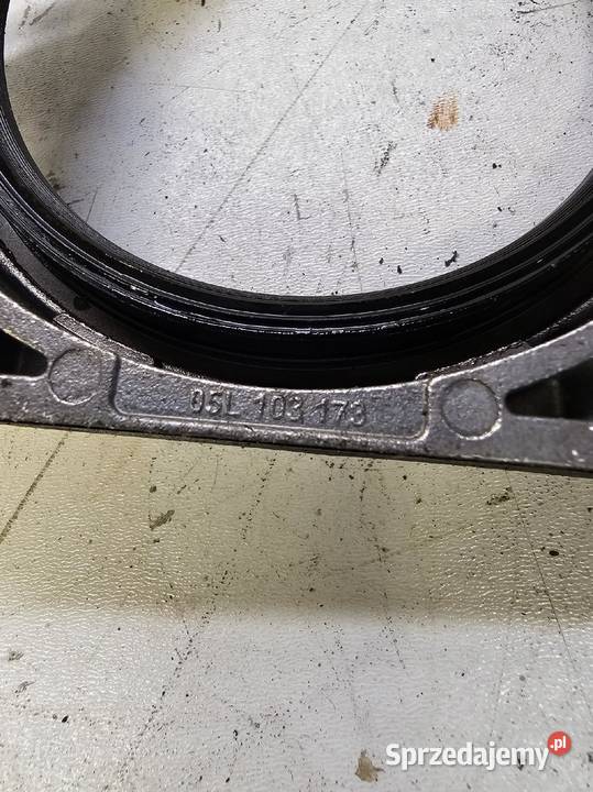 OBUDOWA USZCZELNIACZ WAŁU AUDI VW 20 05L103173 Przystajń