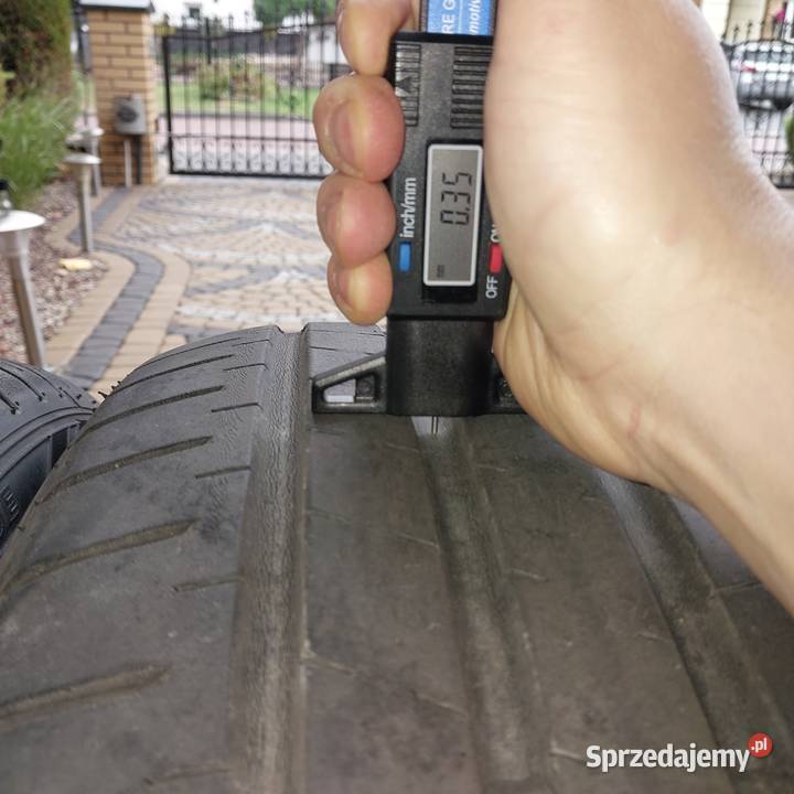 Falken Azenis FR510 SUV 23550R19 komplet Żyrzyn