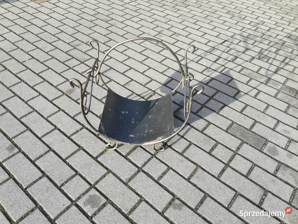 Metalowy kuty kosz na drewno kominkowe Gdynia