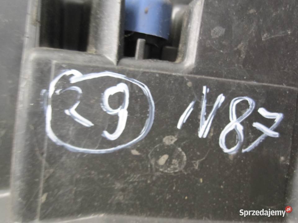 NISSAN JUKE 15r lampa prawa przód 26010BV80A