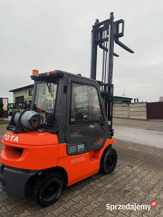 wózek widłowy TOYOTA 7FGF25 2500 330m 7300mtg łódzkie Działoszyn