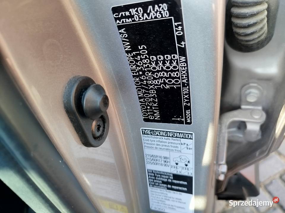 Toyota chr 18 hybrid 2018 światła LED