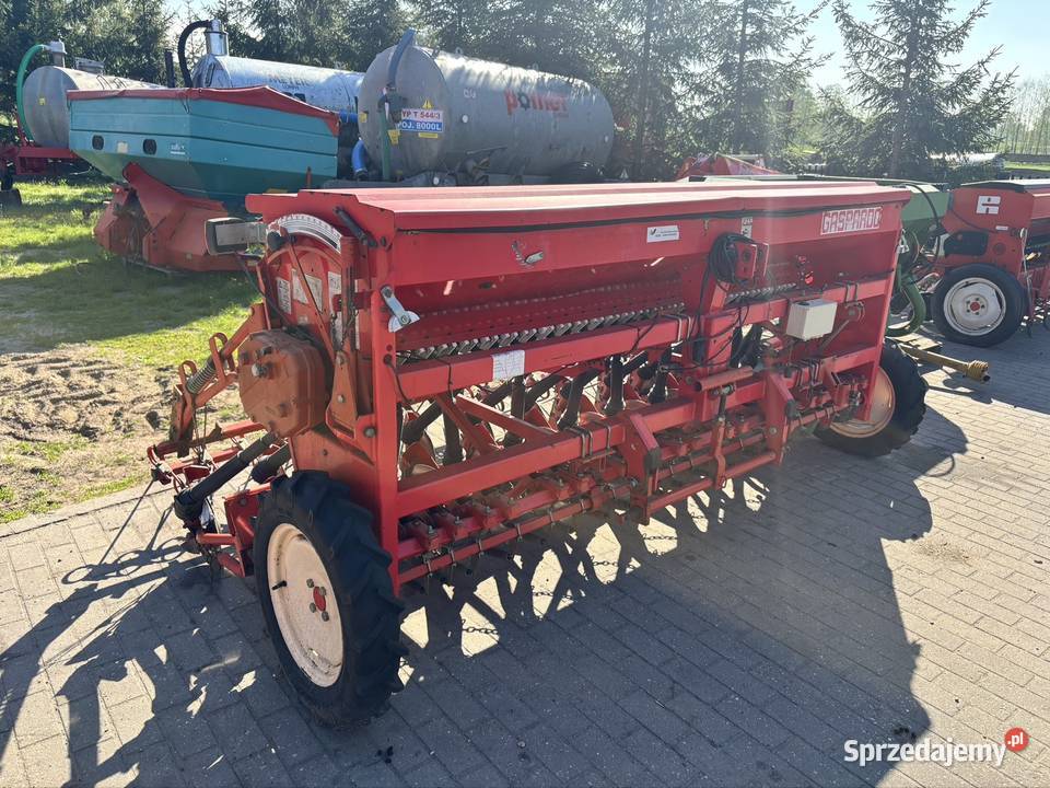 Siewnik zbożowy talerzowy Maschio Gaspardo 300 Niedźwiedź