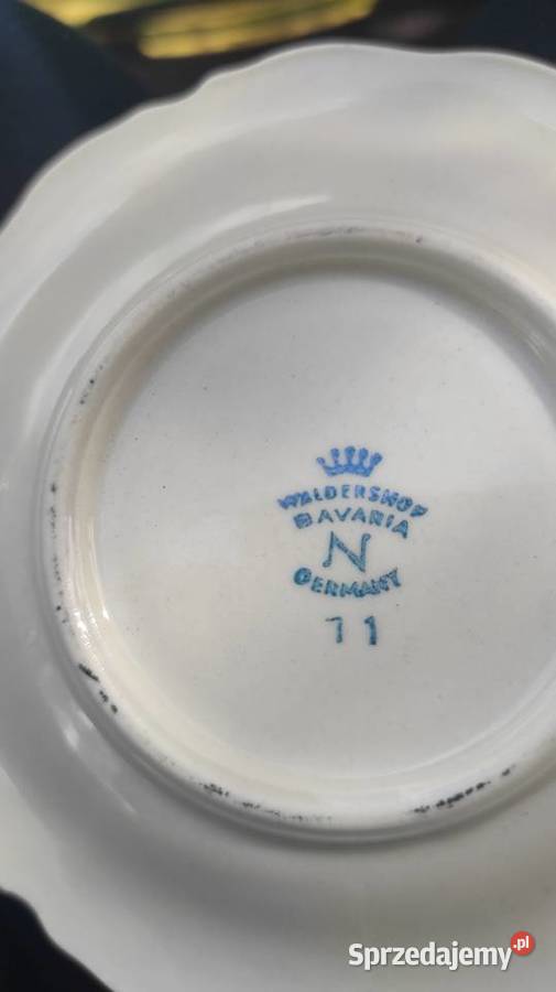 Urocza kolekcjonerska filiżanka ze spodkiem Pabianice