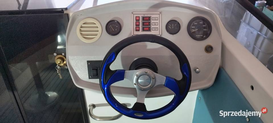 Łódź motorowa bez silnika odrestaurowana z Rok produkcji 2004 Przejazdowo sprzedam