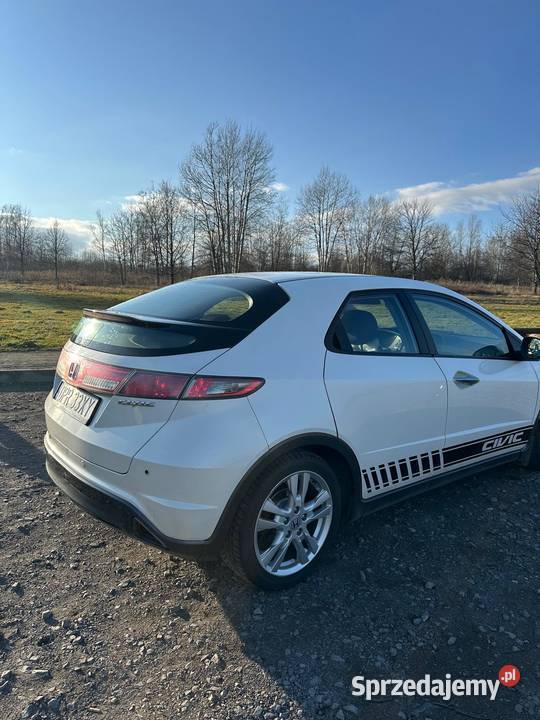 Honda Civic 18iVTEC Executive idealna kobiety garażowany opolskie Prudnik