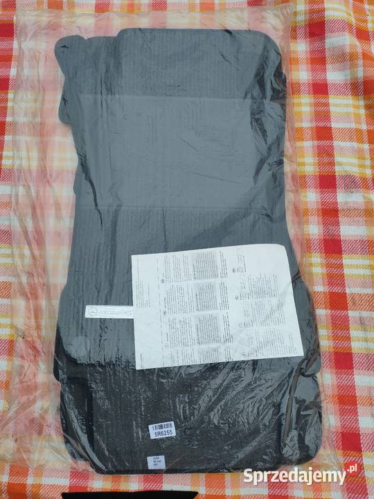 Oryginalne dywaniki rypsowe Mercedes CLK W209 Bolewice