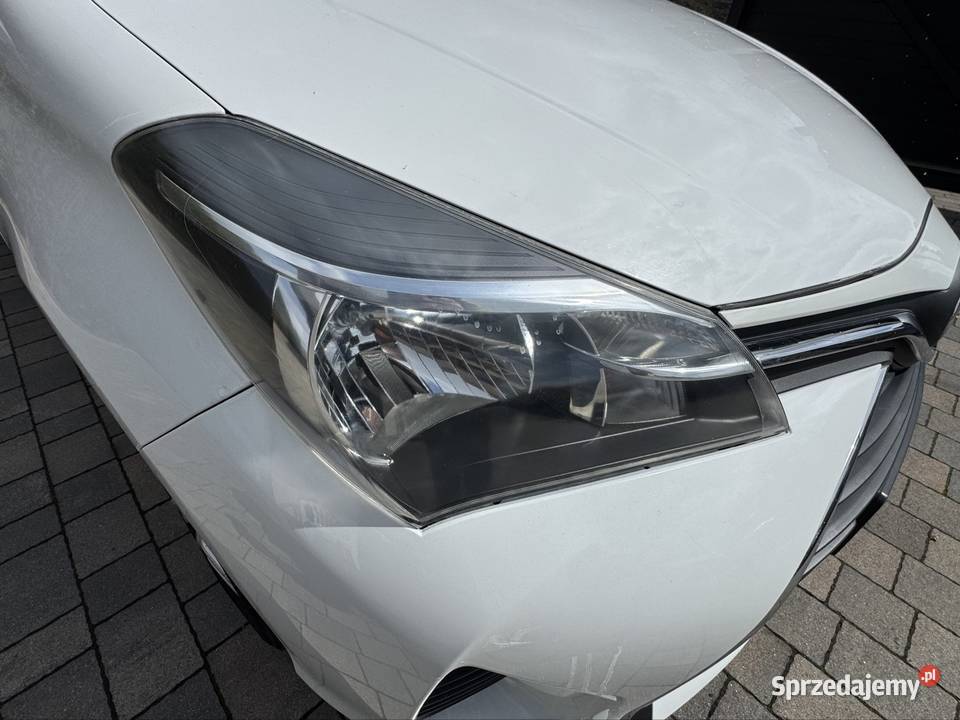 Toyota Yaris Toyota Yaris III 133 99 Active Euro nieuszkodzony Końskie sprzedam