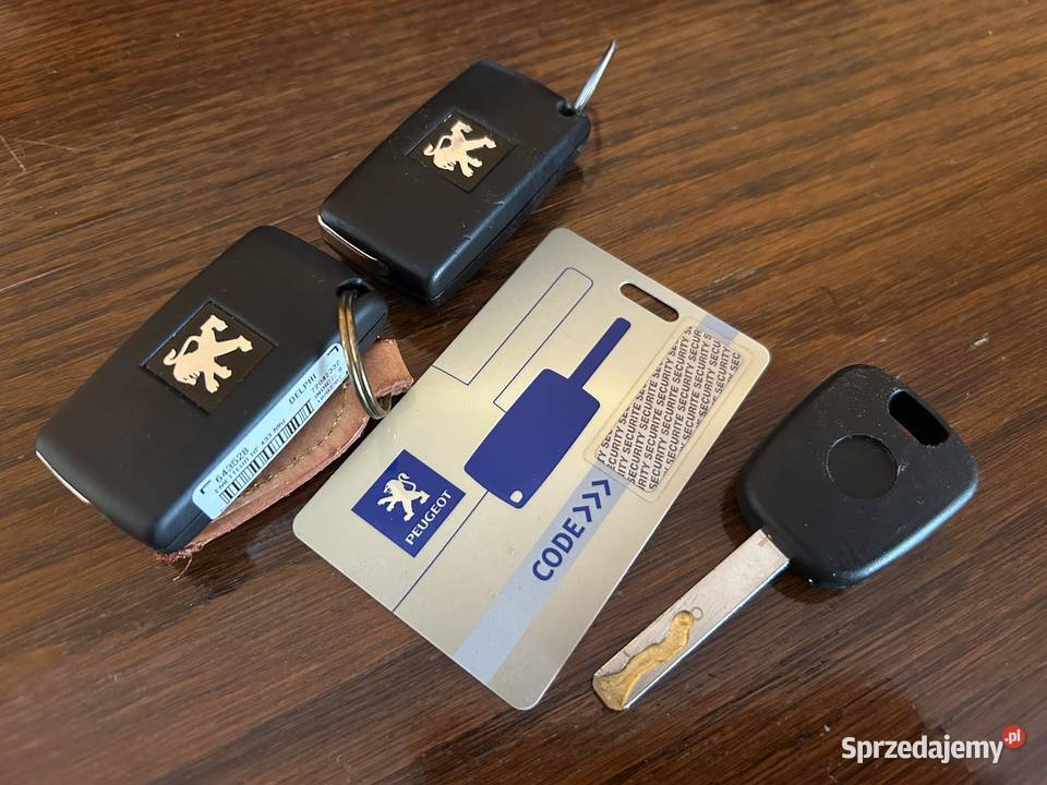 Peugeot 407 20 HDI 136 dwa komplety kół stan 180 1997cm3