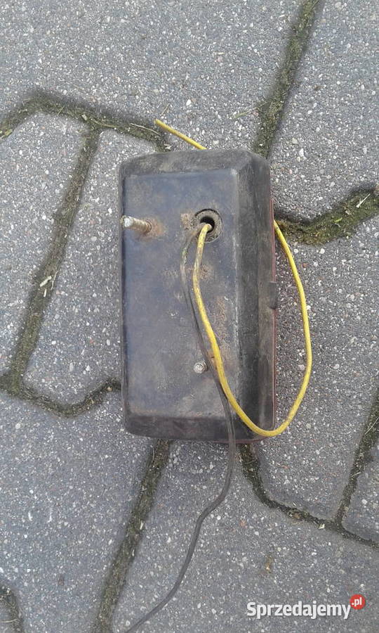 Lampa przeciwmgielna 126p Rok produkcji 1986 Oświetlenie Łomża