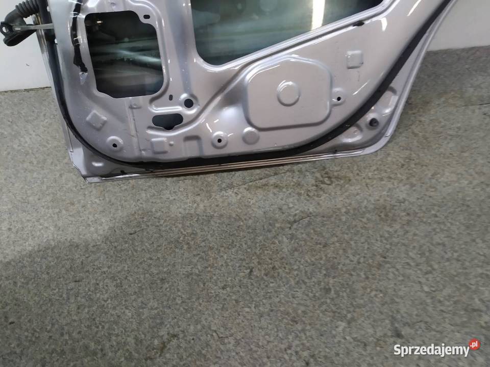 DRZWI PRAWE TYŁ SEDAN E16 E17 E18 LIFT Toyota