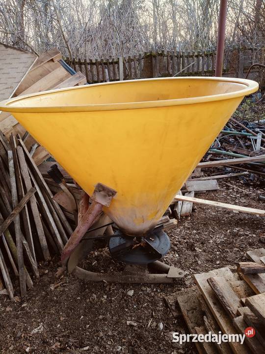 Rozsiewacz nawozów duży 300 l grasz rol świętokrzyskie Sandomierz