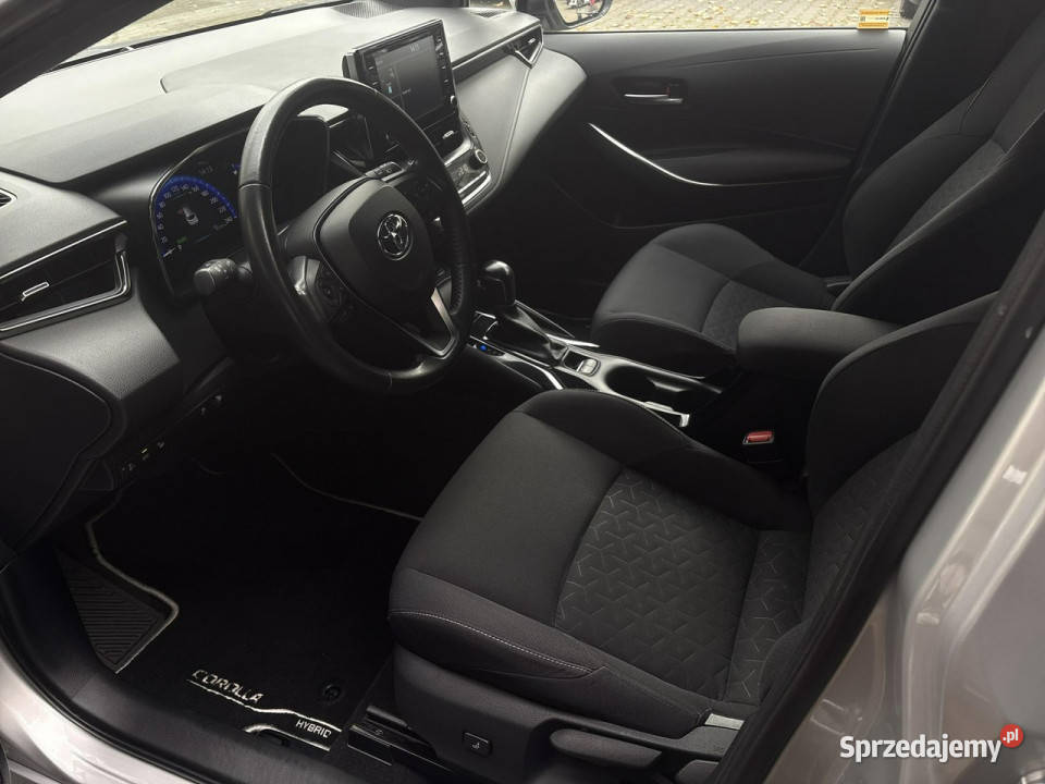 Toyota Corolla 18 Hybrid 122 COMFORT TECH salon