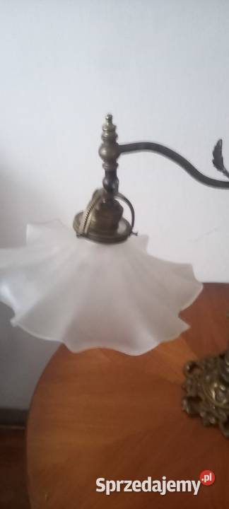 Secesyjna bogato zdobiona lampka z mosiądzu