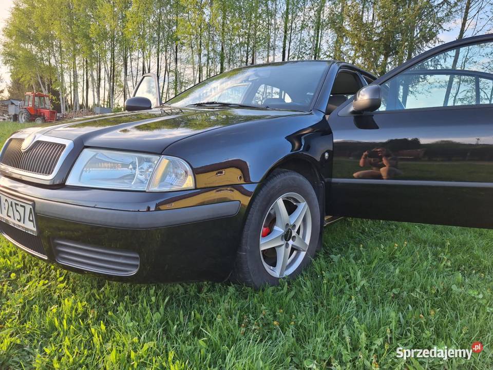 Skoda Octavia 16 Tour 16 2010 drugi właściciel Staniątki