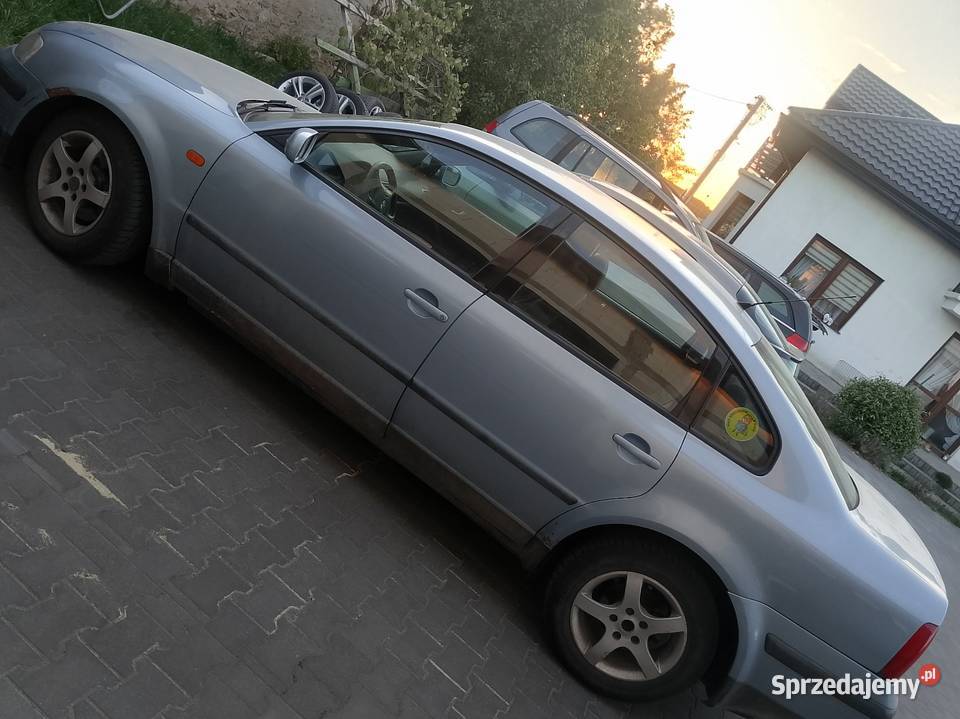 VW Passat 16 gaz Brzuza