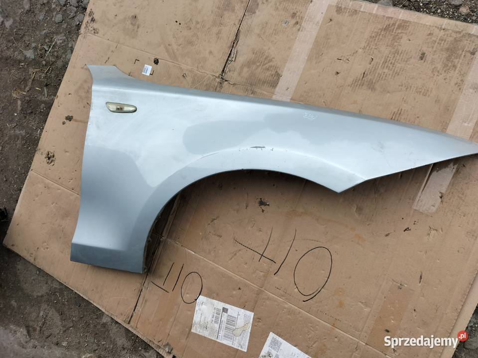 BMW 1 E87 BŁOTNIK PRAWY PRZÓD SIWY Kamień-Kolonia