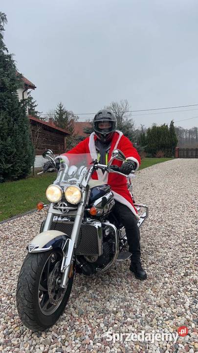 Triumph Rocket 3 poj 2300 motocyklisty