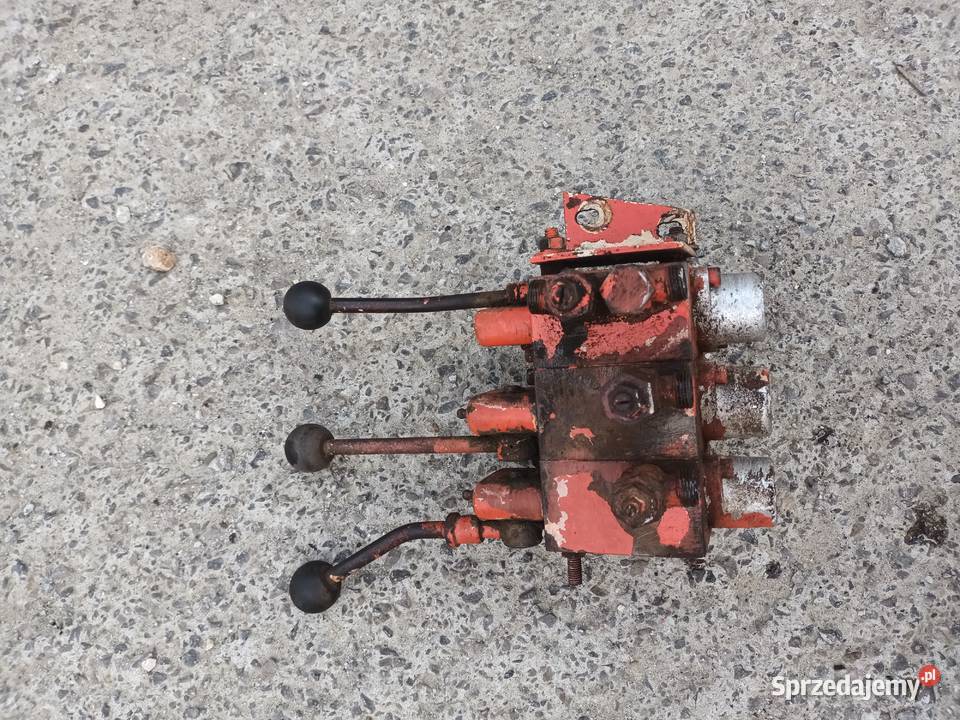 Rozdzielacz hydrauliczny 3 sekcje deutzfahr sprzedam