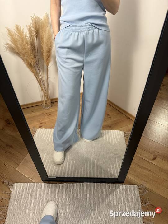 Błękitne spodnie dresowe wide leg miękkie Odzież damska Ostrzeszów sprzedam