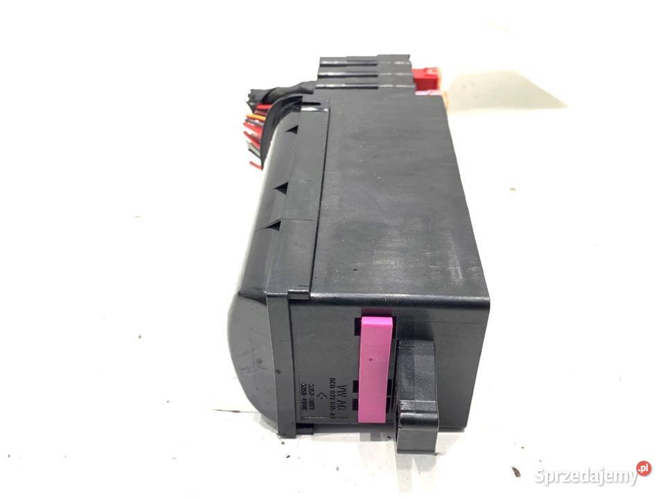 SKRZYNKA BEZPIECZNIKÓW SKODA RAPID 6C0937615A osobowe