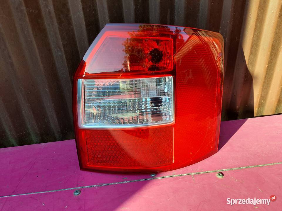 Audi a4 01r combi lampa tylna prawa nowa Oświetlenie mazowieckie Pruszków