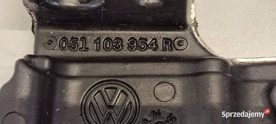 SKODA SUPERB 4 WYGŁUSZENIE OSŁONA SILNIKA