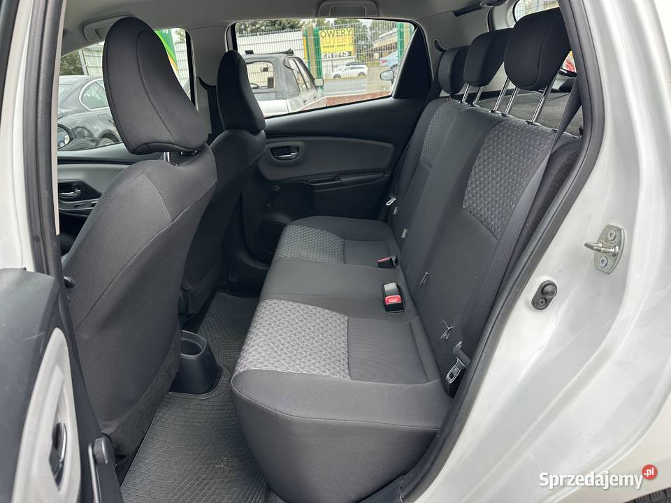 Toyota Yaris 13 benz6 biegówKlimaIsofixSalon FV Warszawa sprzedam